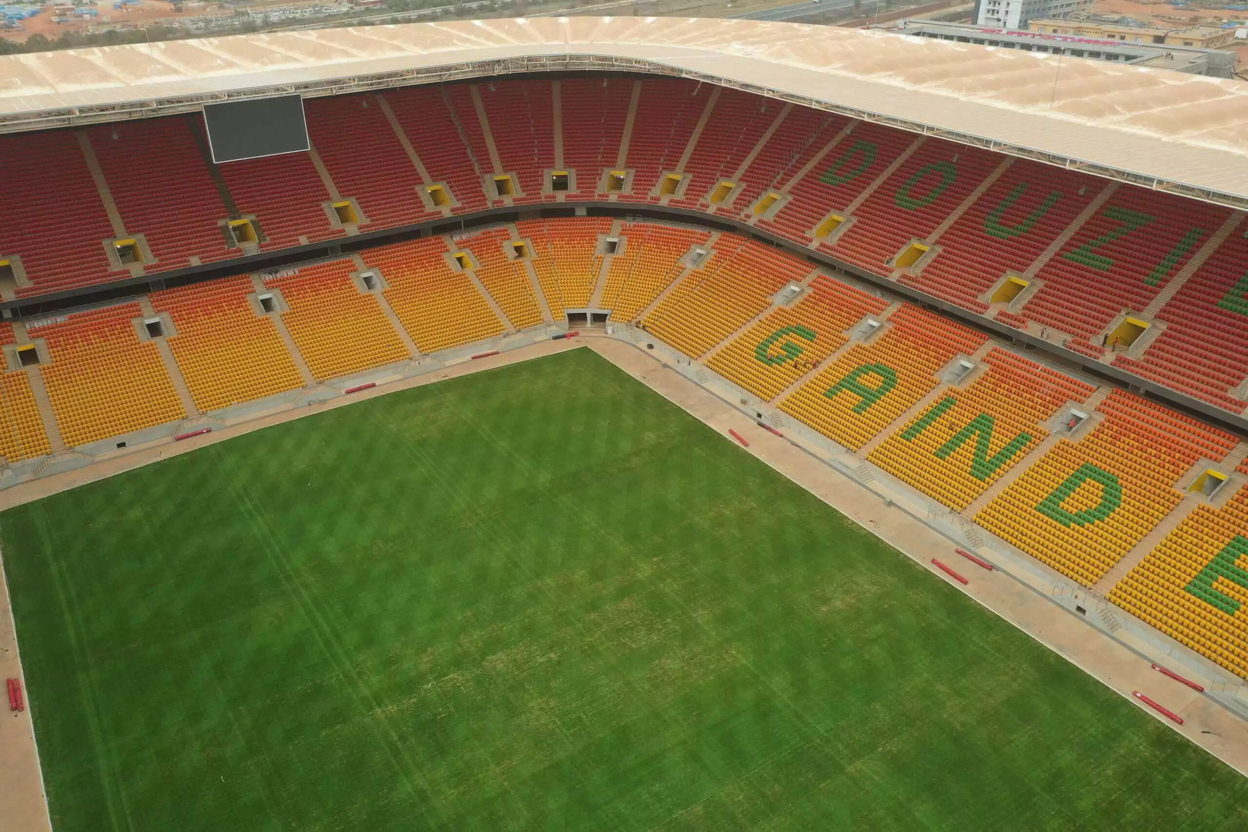 Unsere robusten Stadionsitze bieten Langlebigkeit und Komfort für große Sportveranstaltungen und Konzerte. Image